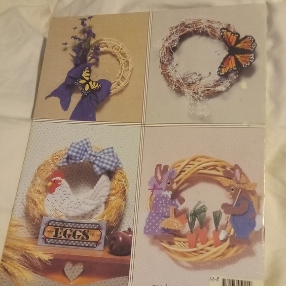 Plastic Canvas Wreath-A-Rama Wreaths Cat  Chicken Birds Lion Tiger Panda Zebra - Picture 2 of 2